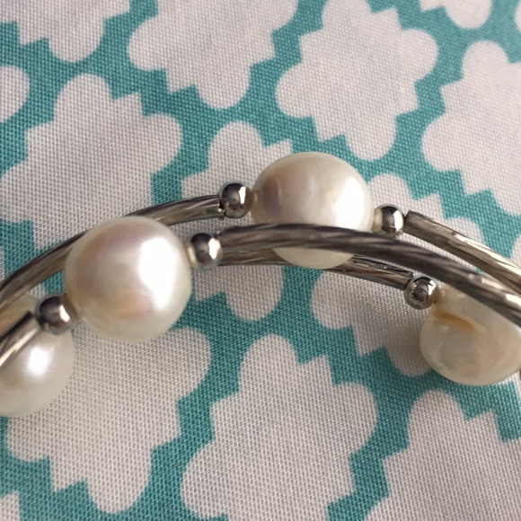Sterling silver pearl bracelet. Slightly used. - Picture 4 of 4
